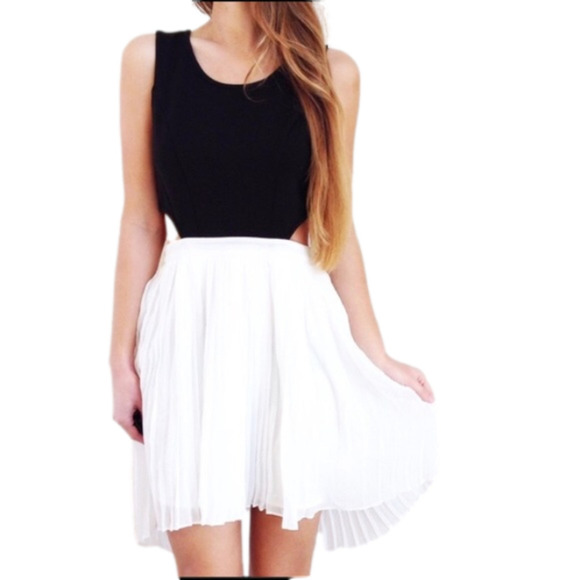 Jack By BB Dakota Black and White Evening Cocktail Cut Out Dress NWOT - Picture 4 of 10